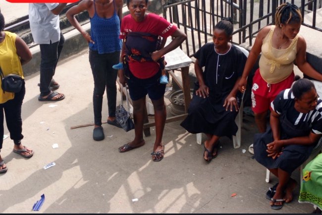 Women and traders in Ogbogoro community, Obio/Akpor local government area of Rivers State have staged a protest over the disbandment of the security outfit in the area.