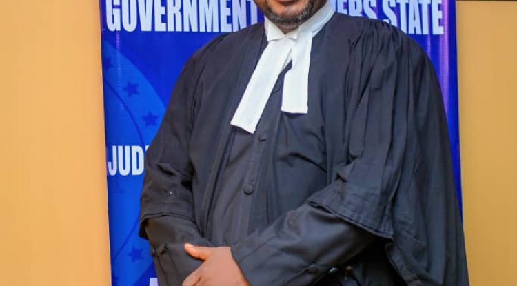 Group Leader Tasks Members On Professional Ethics, Principles Adherence